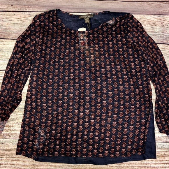 Tommy Bahama Navy Print Top - Picture 5 of 7